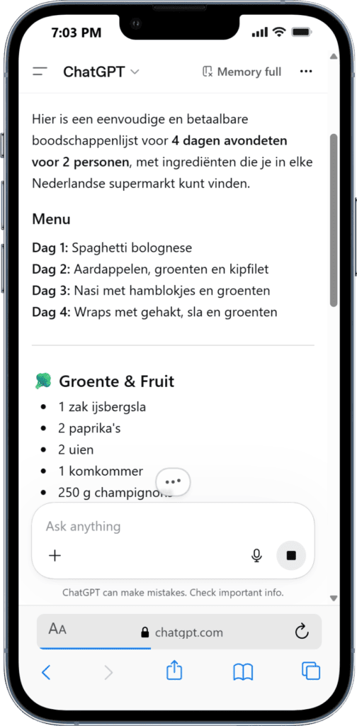 Digitale boodschappenlijst op smartphone met groenten en fruit voor snelle supermarktplanning.